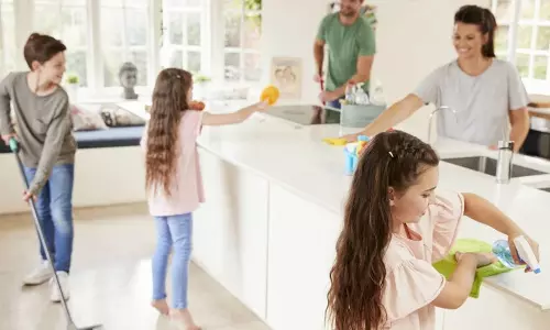 10 வயதிற்குள் குழந்தைகளுக்கு கற்றுக்கொடுக்க வேண்டிய வாழ்வியல் திறன்கள்