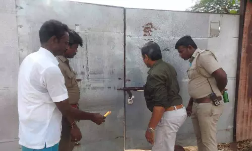 திருவள்ளூர் மாவட்டத்தில் அனுமதியின்றி செயல்பட்ட 71 மதுபார்களுக்கு சீல் வைப்பு