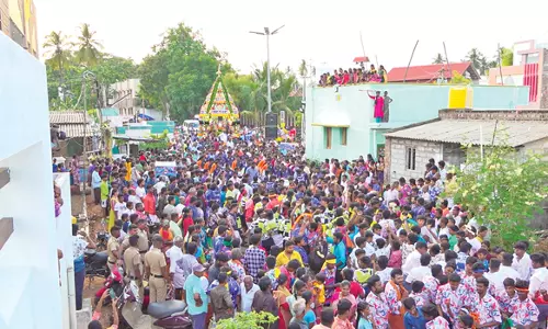 பொத்தனூர் மகா மாரியம்மன் கோவில் தேரோட்டம்