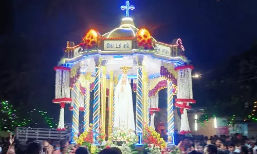 தூய பாத்திமா அன்னை திருத்தலத்தில் தேர் திருவிழா