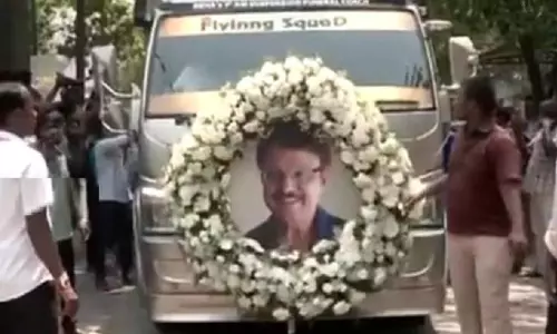 நடிகர் சரத்பாபுவின் உடல் தகனம்