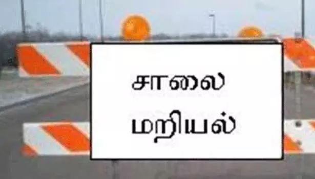 எர்ணாவூரில் குடிநீர் கேட்டு காலி குடங்களுடன் மறியல்