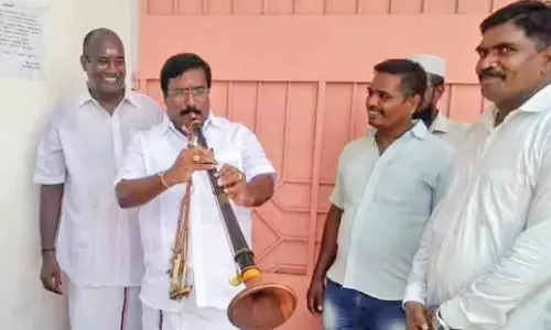 புதுவை அரசு விழாவில் நாதஸ்வரம் வாசித்த சட்டசபை எதிர்கட்சி தலைவர் சிவா