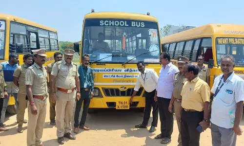 விருத்தாசலத்தில் 220 பள்ளி வாகனங்களை அதிகாரிகள் ஆய்வு