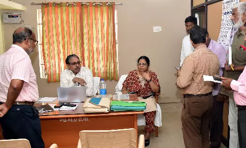 அரியலூர் மாவட்டத்தில் உள்ள அரசு அலுவலகங்களில் கூடுதல் தலைமைச் செயலாளர் ரமேஷ் சந்த்மீனா நேரில் ஆய்வு