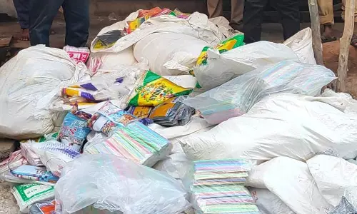 விழுப்புரத்தில் பிளாஸ்டிக் பை, கவர்கள் விற்ற 2 கடைகாரர்களுக்கு அபராதம்