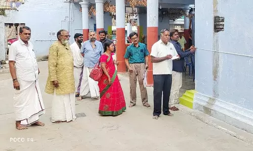 அங்காளம்மன் கோவிலில் அதிகாரிகள் ஆய்வு