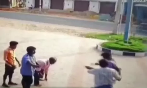 பண்ருட்டியில் தவணை தொகை கட்டாத ஆசாரியை தாக்கிய நிதி நிறுவன ஊழியர் மீது வழக்கு