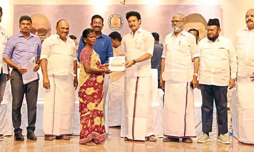 அனைத்து தரப்பு மக்களின் கோரிக்கைகளையும் நிறைவேற்றியவர் கலெக்டர் தினேஷ்பொன்ராஜ் ஆலிவர்- அமைச்சர் புகழாரம்