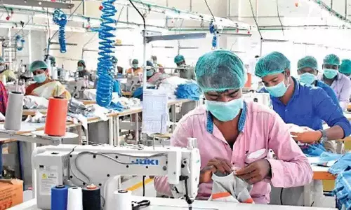 பின்னலாடை தொழிலை காப்பாற்ற மத்திய அரசு கடன் சலுகைகள் வழங்க வேண்டும் - ஏற்றுமதியாளர்கள் வலியுறுத்தல்