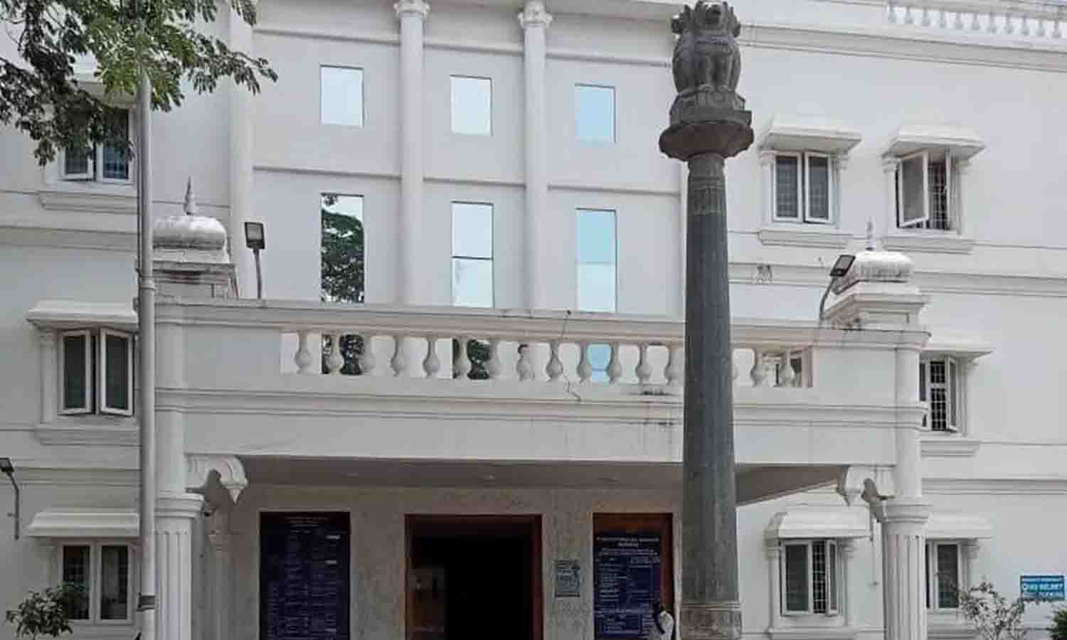 உடுமலை நகராட்சியில் துப்புரவு ஆய்வாளர்கள் பணியிட மாற்றம்