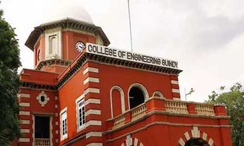 11 கல்லூரிகளில் என்ஜினீயரிங் தமிழ் வழி பிரிவு திடீர் நிறுத்தம்- அண்ணா பல்கலை. அறிவிப்பு