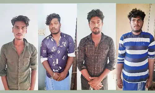 உத்தமபாளையத்தில் மதுபோதையில் வாலிபரை வெட்டிக்கொன்ற 4 பேர் கைது