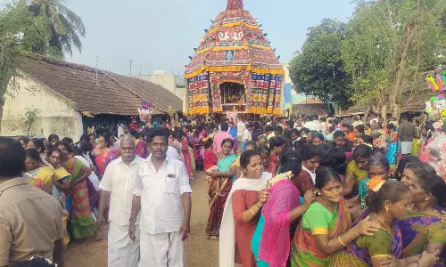 செந்துறை அருகே மாரியம்மன் கோவிலில் தேரோட்டம்