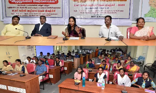 முதல் முயற்சி தோல்வி அடைந்தாலும் தொடர்ந்து முயற்சி செய்தால் வெற்றி பெறலாம்- மாணவ, மாணவிகளுக்கு கலெக்டர் அறிவுரை