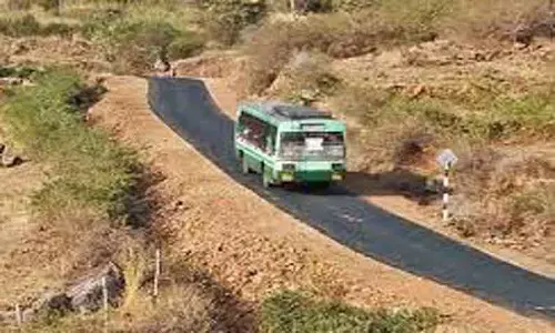 அரசு பஸ் அடிக்கடி வராமல் இருப்பதால் பொதுமக்கள் அவதி