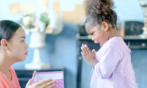 குழந்தைகளுக்கு பெற்றோர் கற்றுக்கொடுக்க வேண்டிய வாழ்க்கை பாடங்கள்