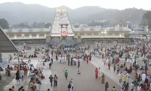 திருப்பதியில் 36 மணிநேரம் காத்திருந்து பக்தர்கள் சாமி தரிசனம்