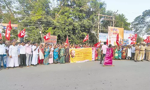 சீர்காழியில் ஆர்ப்பாட்டம்