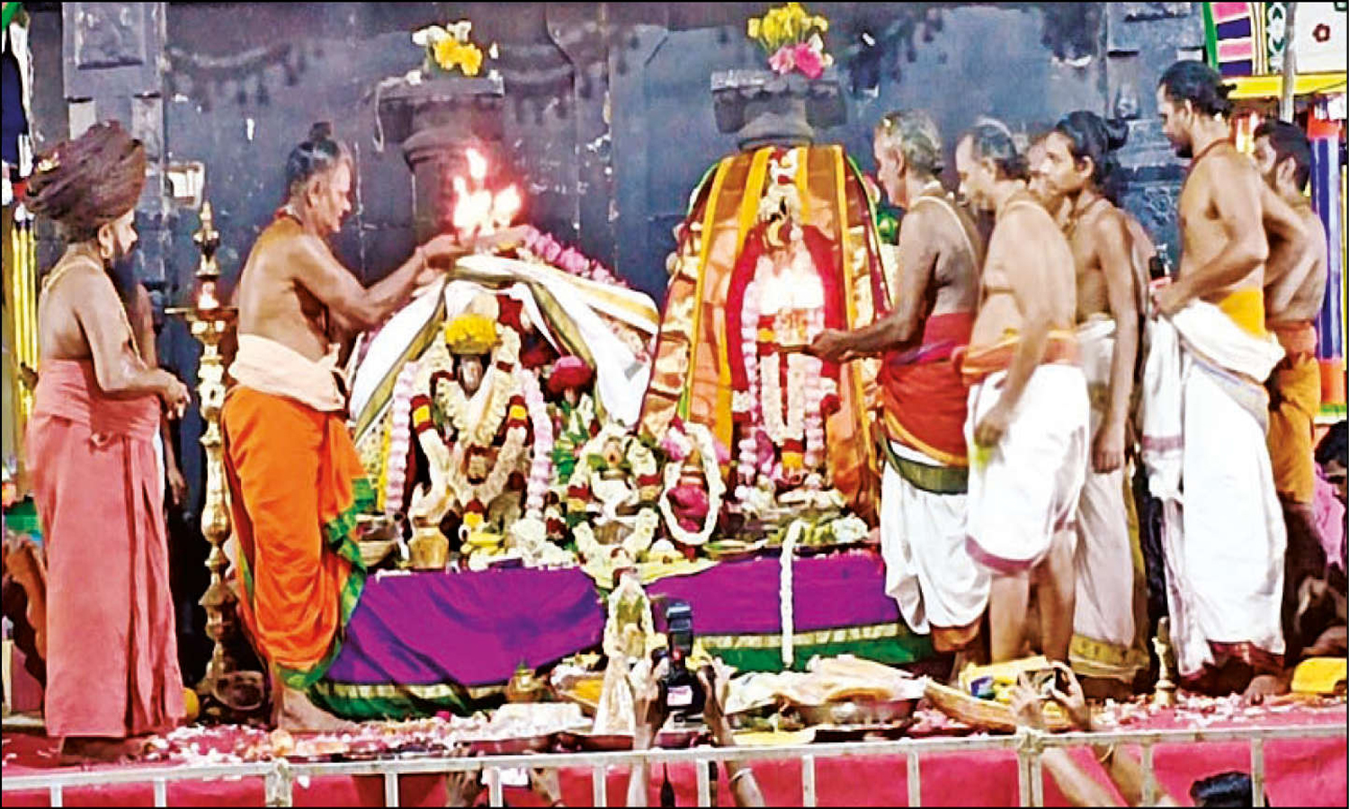 சீர்காழி சட்டைநாதர் கோவிலில் திருக்கல்யாணம்: திரளான பக்தர்கள் பங்கேற்பு