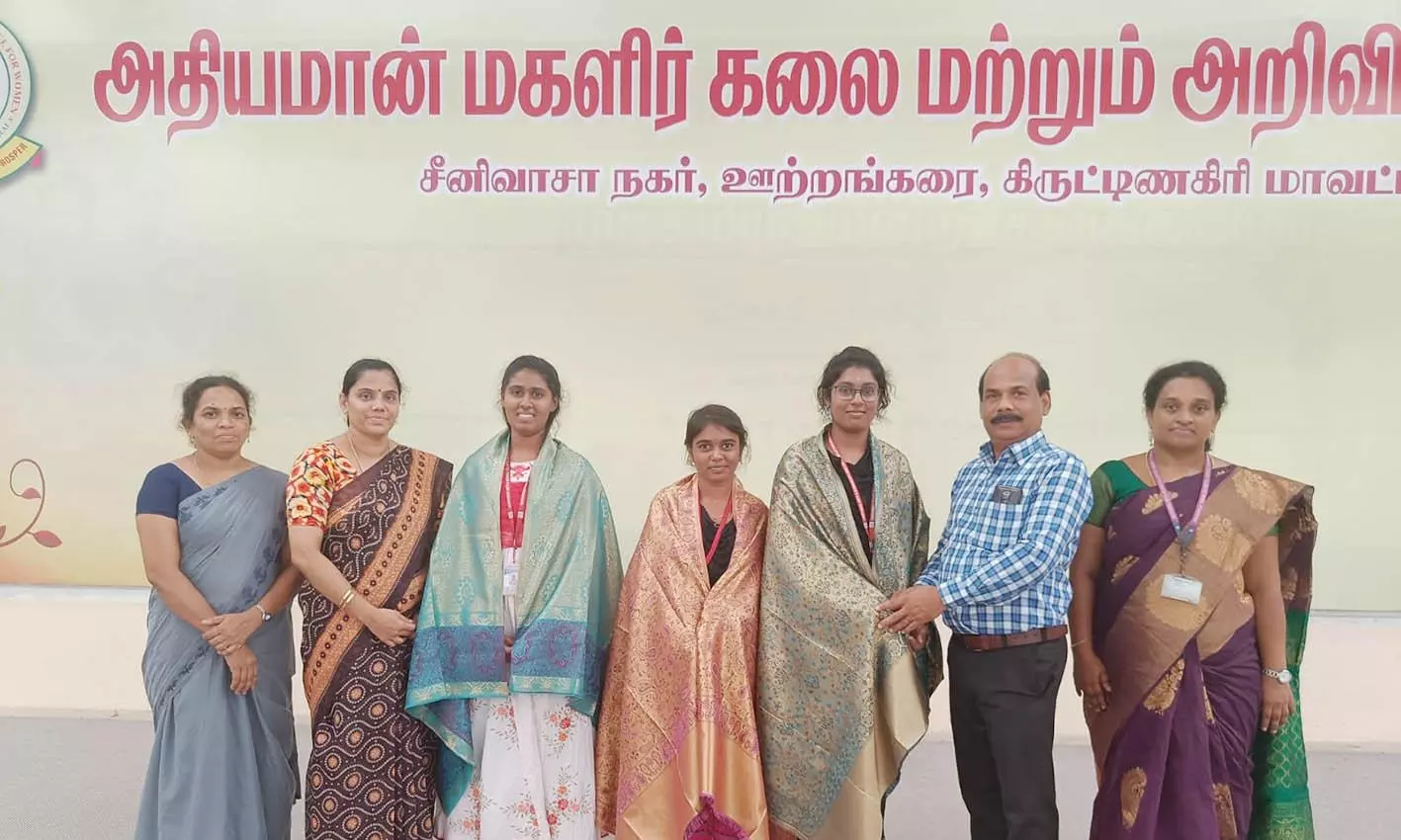 மாநில அளவிலான போட்டியில் ஊத்தங்கரை அதியமான் கல்லூரி மாணவிகளின் படைப்பு தேர்வு மாநில அளவிலான போட்டியில் ஊத்தங்கரை அதியமான் கல்லூரி மாணவிகளின் படைப்பு தேர்வு