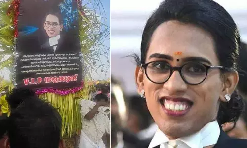 கேரளாவில் முதல் திருநங்கை வக்கீலுக்கு கோவில் ஊர்வலத்தில் சிறப்பு மரியாதை