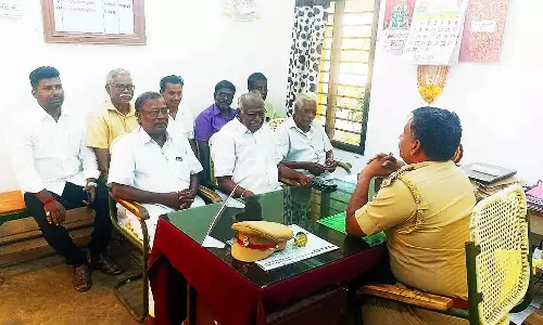 அவதூறு சுவரொட்டி ஒட்டியவர்கள் மீது நடவடிக்கை எடுக்க வேண்டும்