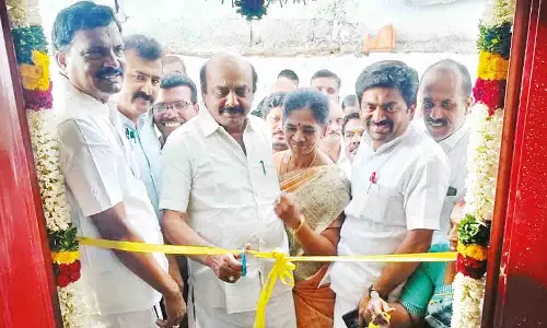 திருப்பூர் 8-வது வார்டில் அங்கன்வாடி மைய புதிய கட்டிடம் - செல்வராஜ் எம்.எல்.ஏ.-மேயர் திறந்து வைத்தனர்