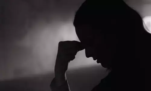 டாக்டர் என ஏமாற்றி குமரி நர்சை காதல் வலையில் வீழ்த்தி திருமணம் செய்த வாலிபர்