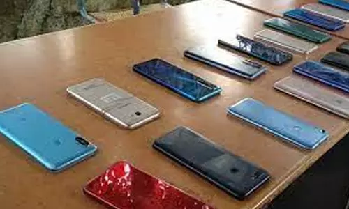 திருட்டுப்போன 75 செல்போன்கள் உரியவர்களிடம் ஒப்படைப்பு