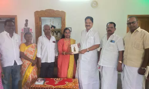 ஐ.ஏ.எஸ். தேர்வில் வெற்றி பெற்ற மாணவிக்கு, எம்.எல்.ஏ. வாழ்த்து