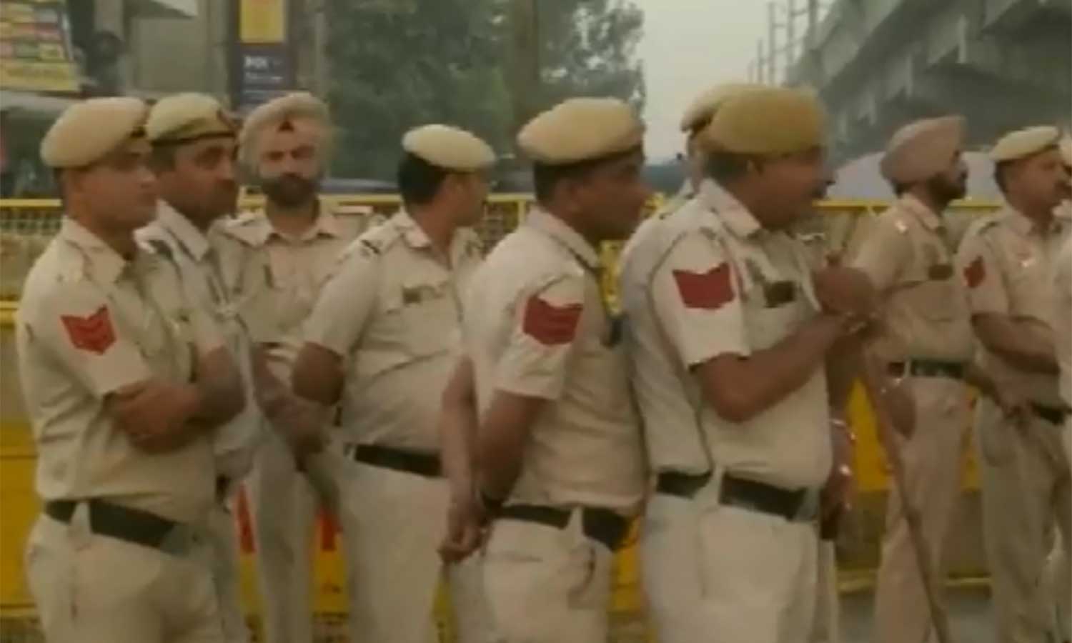 பாராளுமன்றத்தை சுற்றி உள்ள பகுதிகளில் 144 தடை உத்தரவு