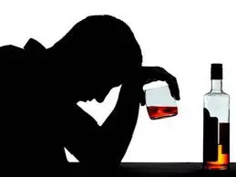 சாக்கடை கால்வாயில் பிணமாக கிடந்த கூலி தொழிலாளி சாக்கடை கால்வாயில் பிணமாக கிடந்த கூலி தொழிலாளி