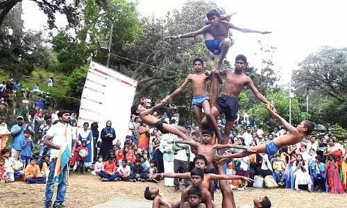 கொடைக்கானல் பிரையண்ட் பூங்காவில் மலர்கண்காட்சி 2 நாள் மேலும் நீட்டிப்பு- சுற்றுலா பயணிகள் உற்சாகம்