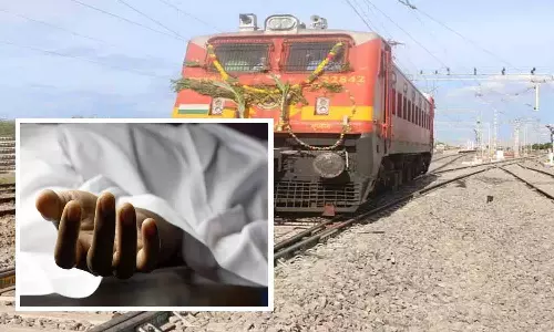 ரெயிலில் அடிபட்டு 2 பேர் பலி