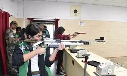 குன்னூா் வெலிங்டன் ராணுவ முகாமில் குழந்தைகளுக்கான பல்வேறு சாகச போட்டிகள்