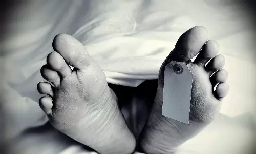 போலீசுக்கு தெரியாமல் புதைப்பு: விபத்தில் பலியான 4-ம் வகுப்பு மாணவன் உடல் தோண்டி எடுப்பு