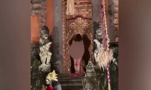 பாலி கோவிலில் நிர்வாணமாக திரிந்த பெண் சுற்றுலா பயணியால் பரபரப்பு