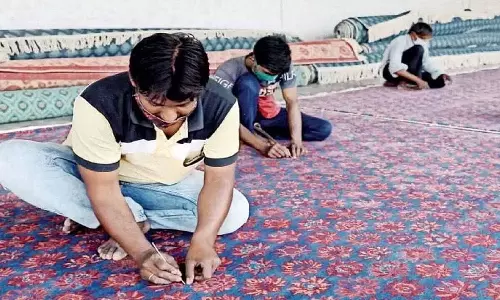 900 கைவினை கலைஞர்கள்.. 10 லட்சம் மணி நேரம் உழைப்பு- புதிய பாராளுமன்ற தளங்களை அலங்கரித்த தரைவிரிப்புகள்