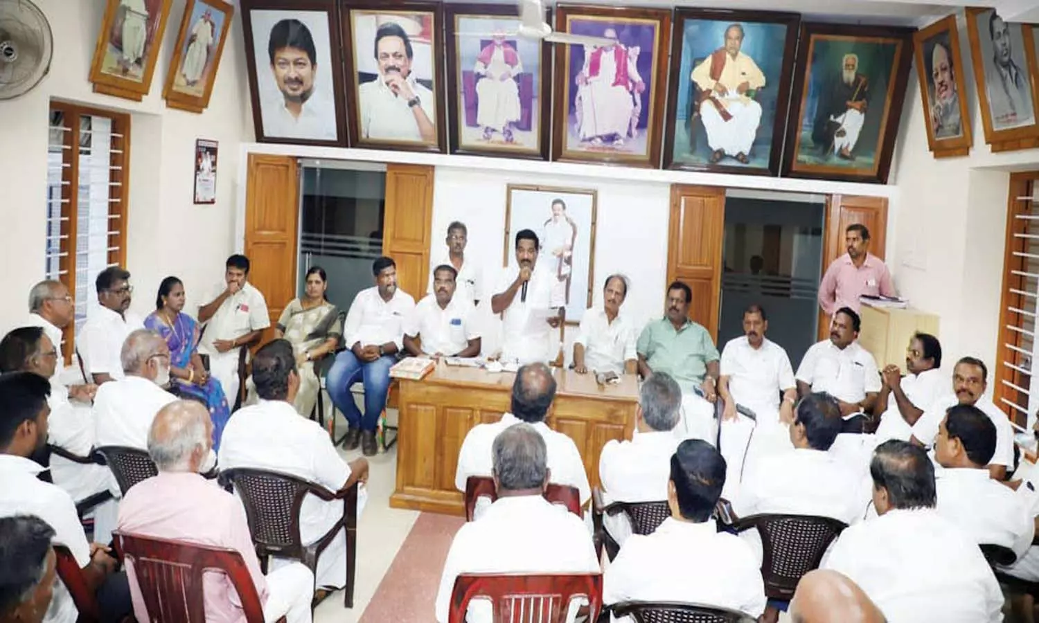 கருணாநிதி பிறந்த நாள் விழாவை உற்சாகமாக கொண்டாட வேண்டும்