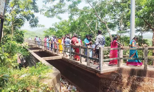 கோடை விடுமுறையை கொண்டாட குமரி மாவட்ட சுற்றுலா தலங்களில் குவிந்த மக்கள்