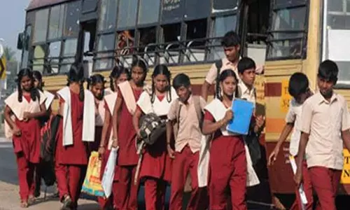 தமிழகத்தில் 30 லட்சத்து 14 ஆயிரம் மாணவர்களுக்கு இலவச பஸ் பாஸ்- ஸ்மார்ட் கார்டாக வழங்க திட்டம்