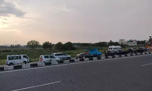 மேம்பால பணியால் போக்குவரத்து பாதிப்பு