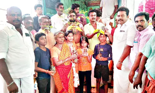 மரக்கன்று வழங்கும் நிகழ்ச்சி