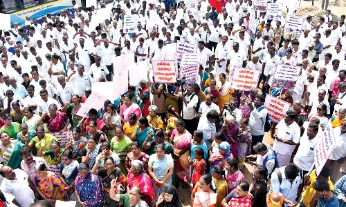 தி.மு.க. அரசை கண்டித்து அ.தி.முக. ஆர்ப்பாட்டம்