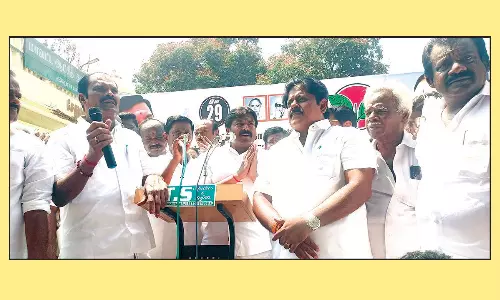 அ.தி.மு.க.வினர் ஆர்ப்பாட்டம்