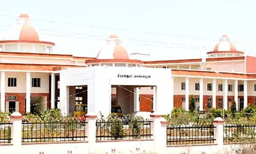 திருவள்ளுவர் பல்கலைக்கழகத்தில் பட்டமளிப்பு விழா