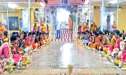 சிவகிரி திரவுபதி அம்மன் கோவிலில்  401 திருவிளக்கு பூஜை