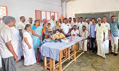 சுரண்டையில் இலவச கண் பரிசோதனை முகாம்