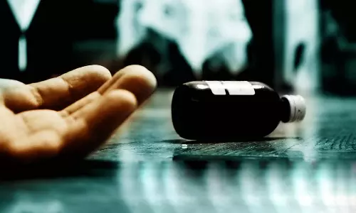 நெல்லை அருகே என்ஜினீயரிங் கல்லூரி மாணவர் தற்கொலை